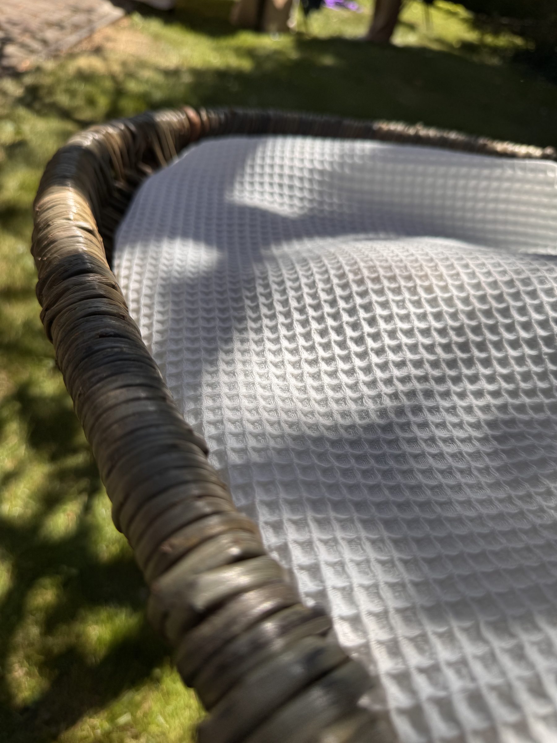 Detail van een mand met zachte doek
